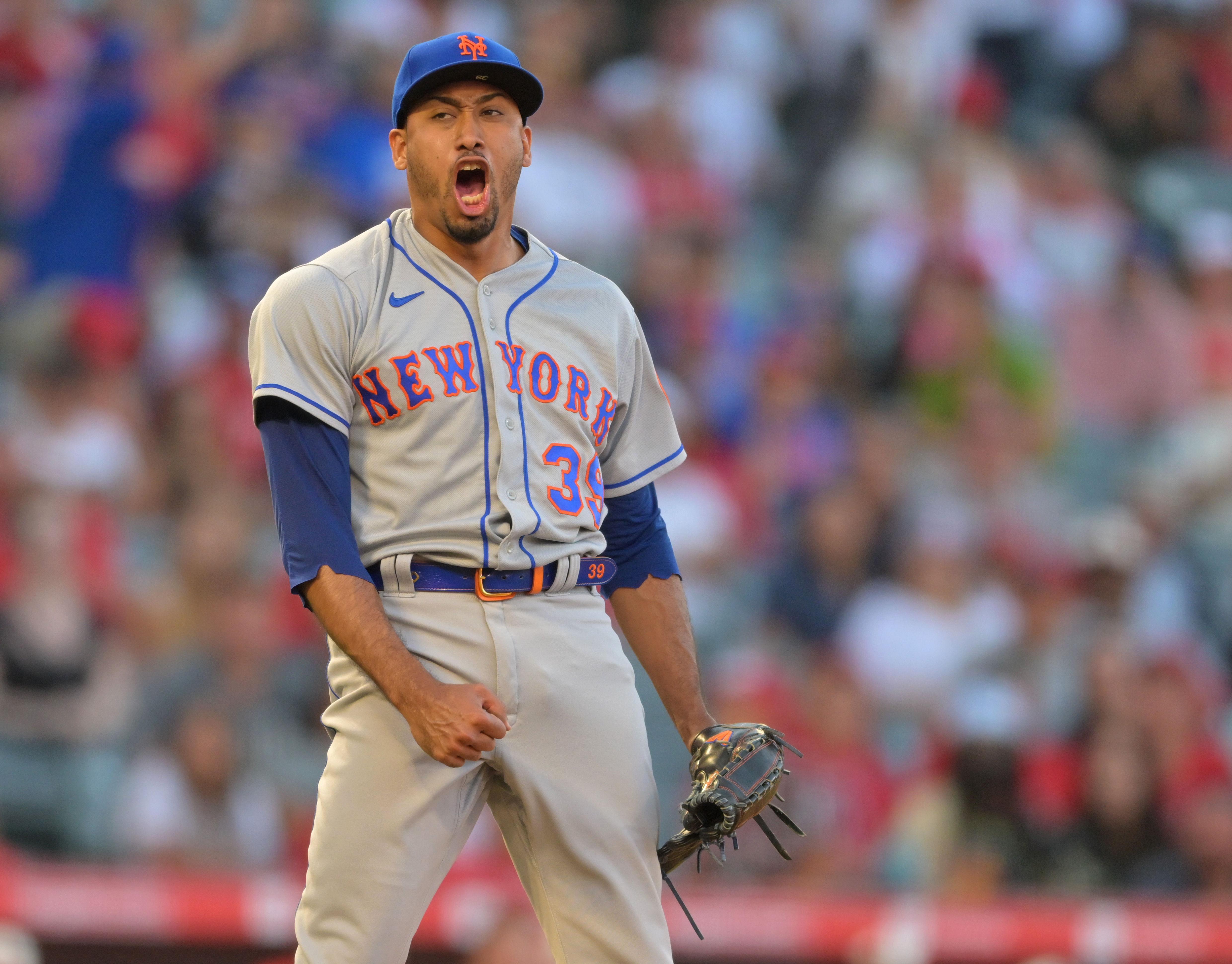 New York Mets’ Edwin Diaz Throws Fastest Pitch of Career - Sports ...