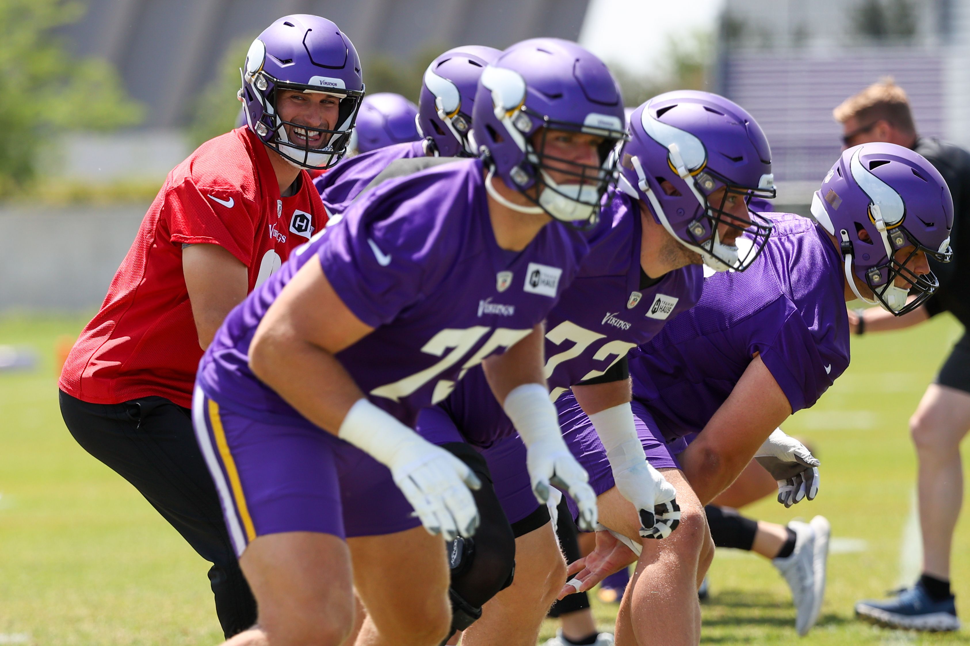 Vikings' offensive line cracks PFF's preseason top 20 for first time in five years - Vimarsana News