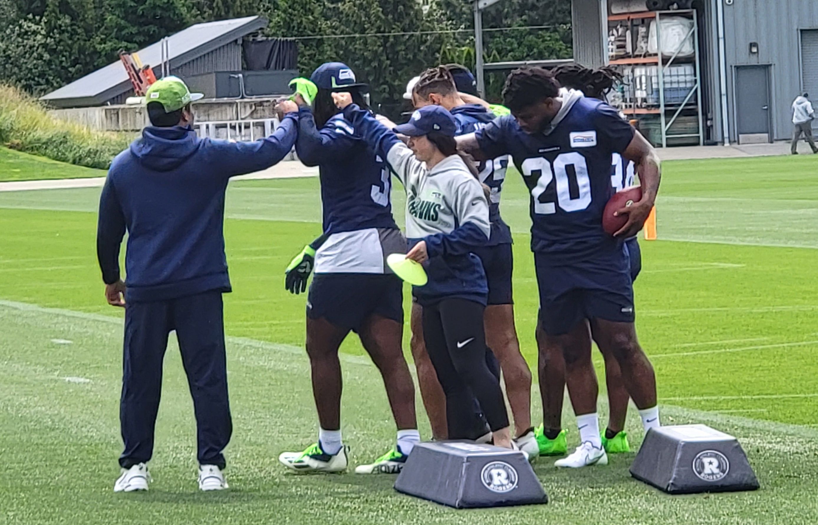 Amanda Ruller Takes Next Step Towards Becoming NFL Coach Interning With Seahawks - Vimarsana News