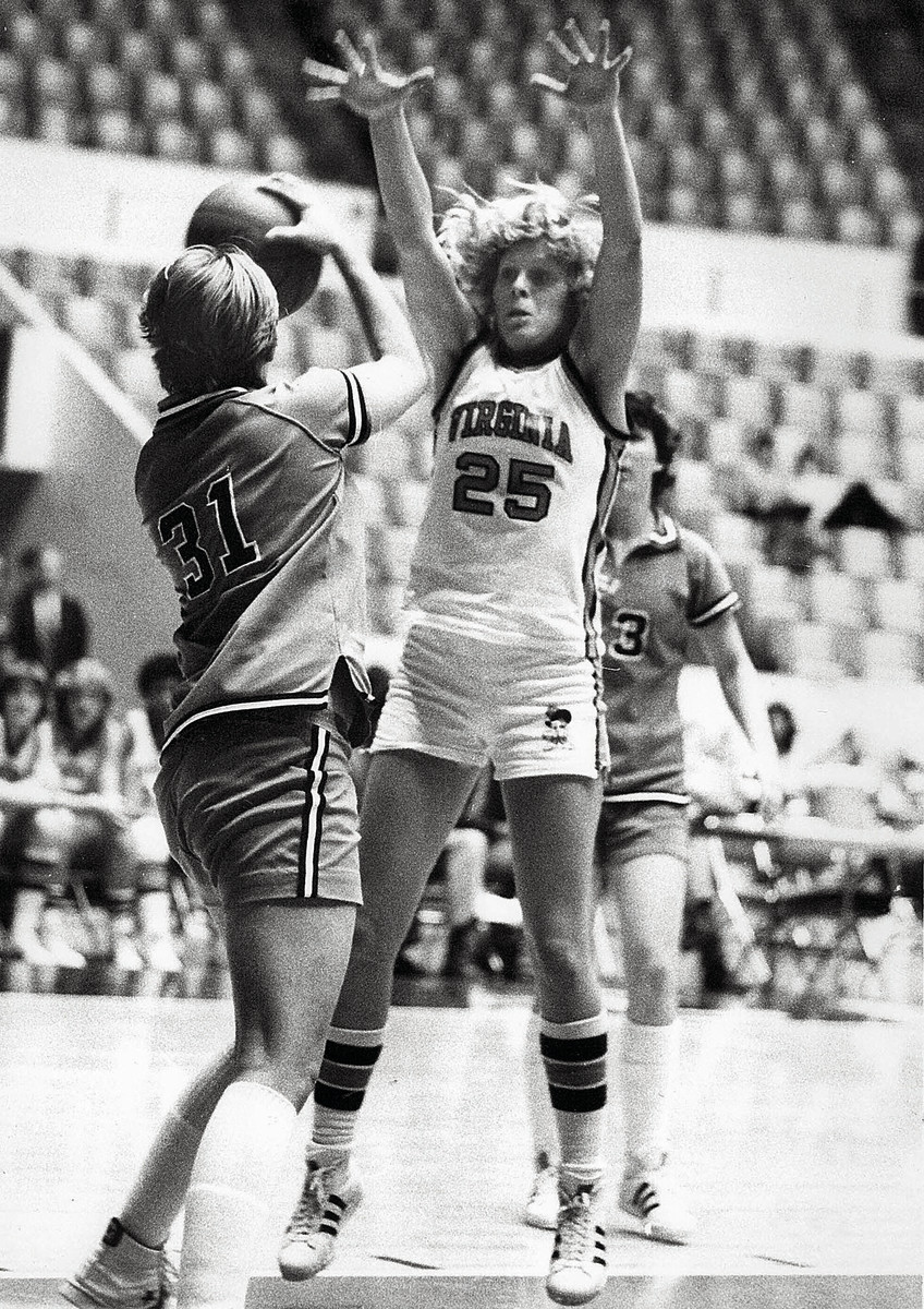 ackerman-bball-action