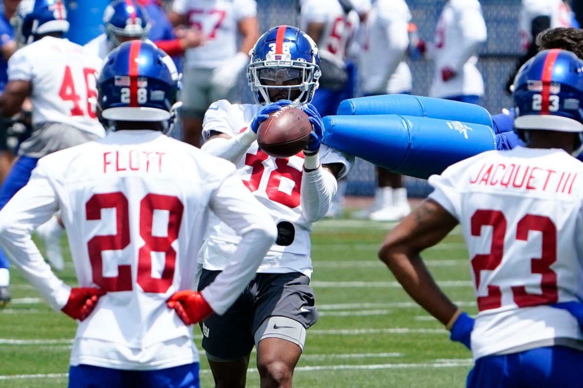 New York Giants rookie cornerback Zyon Gilbert, center, participates in mandatory minicamp at the Quest Diagnostics Training Center on Tuesday, June 7, 2022, in East Rutherford.