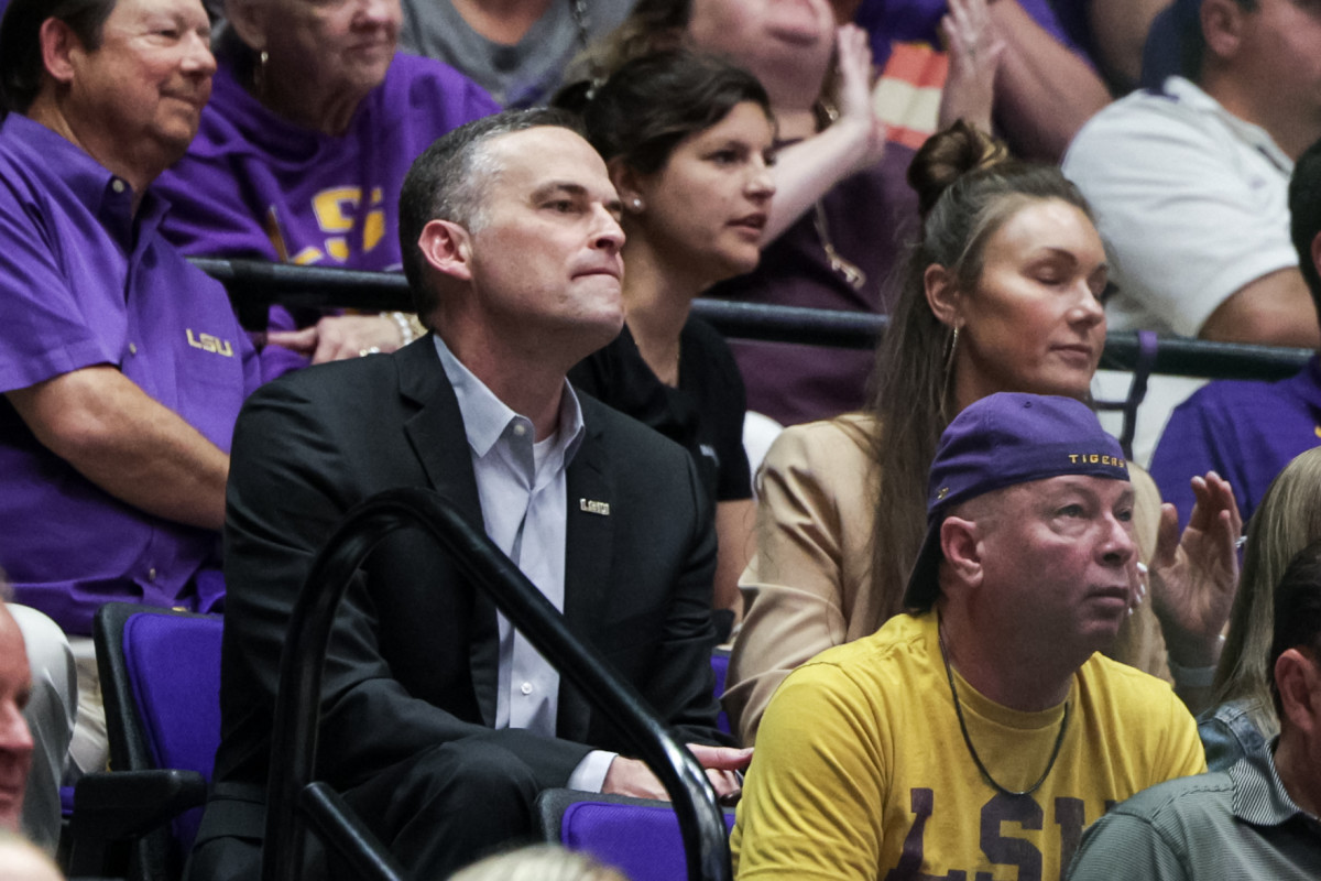 LSU head basketball coach Matt McMahon gets his first taste of the Pete Maravich Assembly Center during the Lady Tigers NCAA Tournament matchup. 