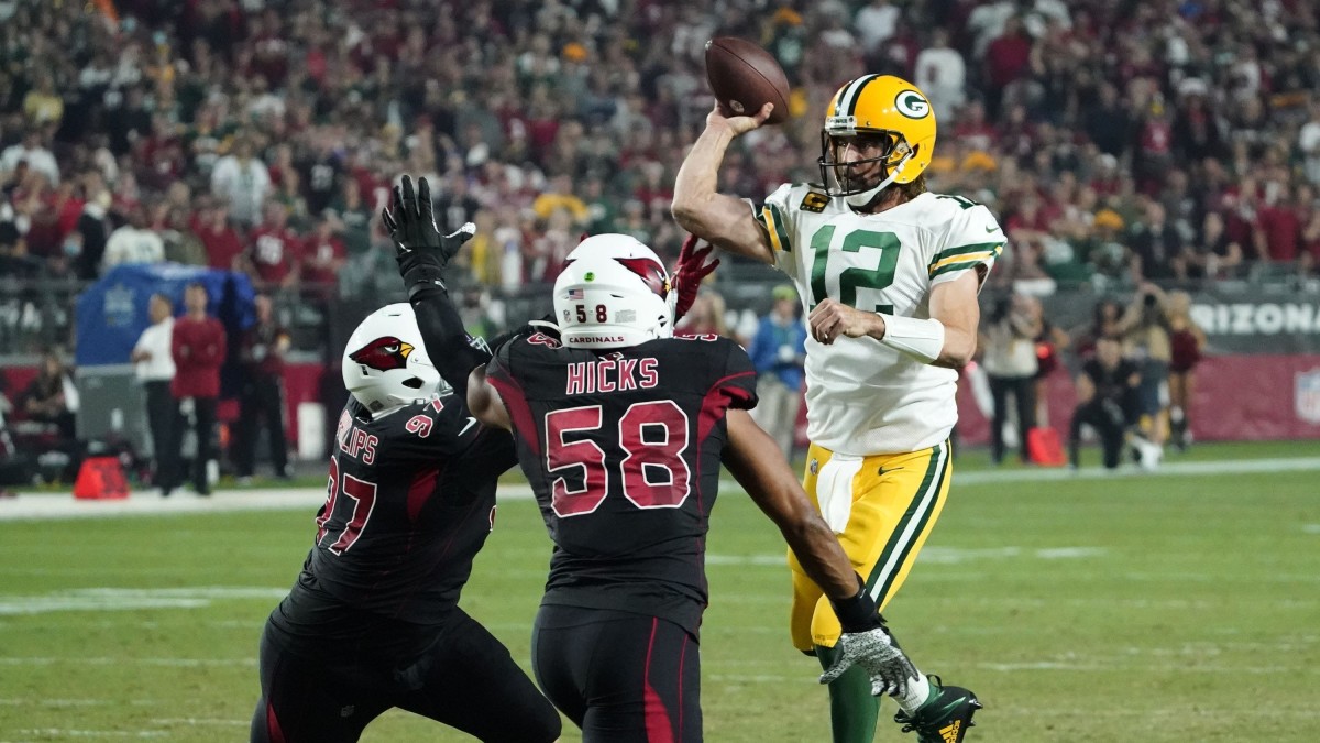 Sportsbook Sets Over/Under for Aaron Rodgers’ Passing Yards Sports
