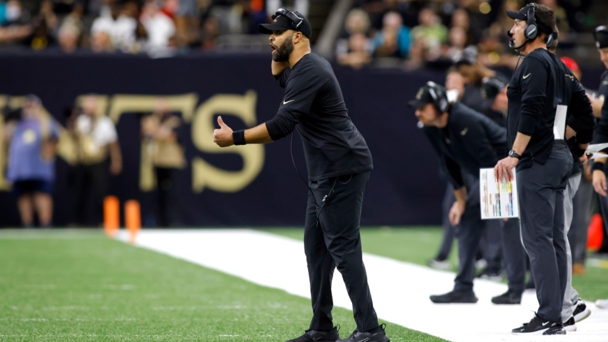 Saints secondary coach Kris Richard on the sideline during a 2021 game. Credit: Ravens Wire/USA TODAY 