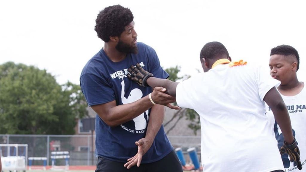 New England Patriots, Dallas Cowboys Linemen Team Up for 'Big' Cause - Sports Illustrated New England Patriots News, Analysis and More - Vimarsana News