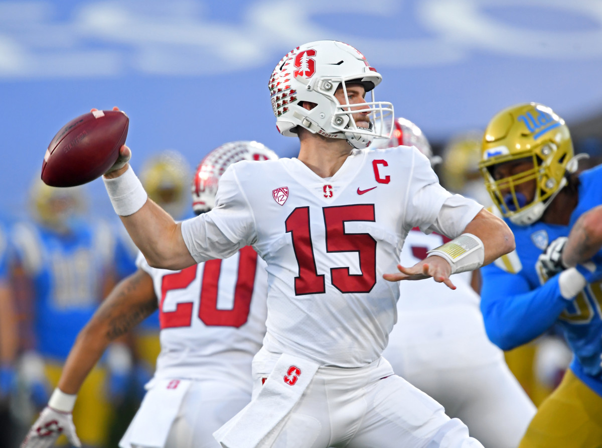 Stanford Cardinal quarterback Davis Mills (15) sets to throw a pass in the first half of the game against the UCLA Bruins at the Rose Bowl.