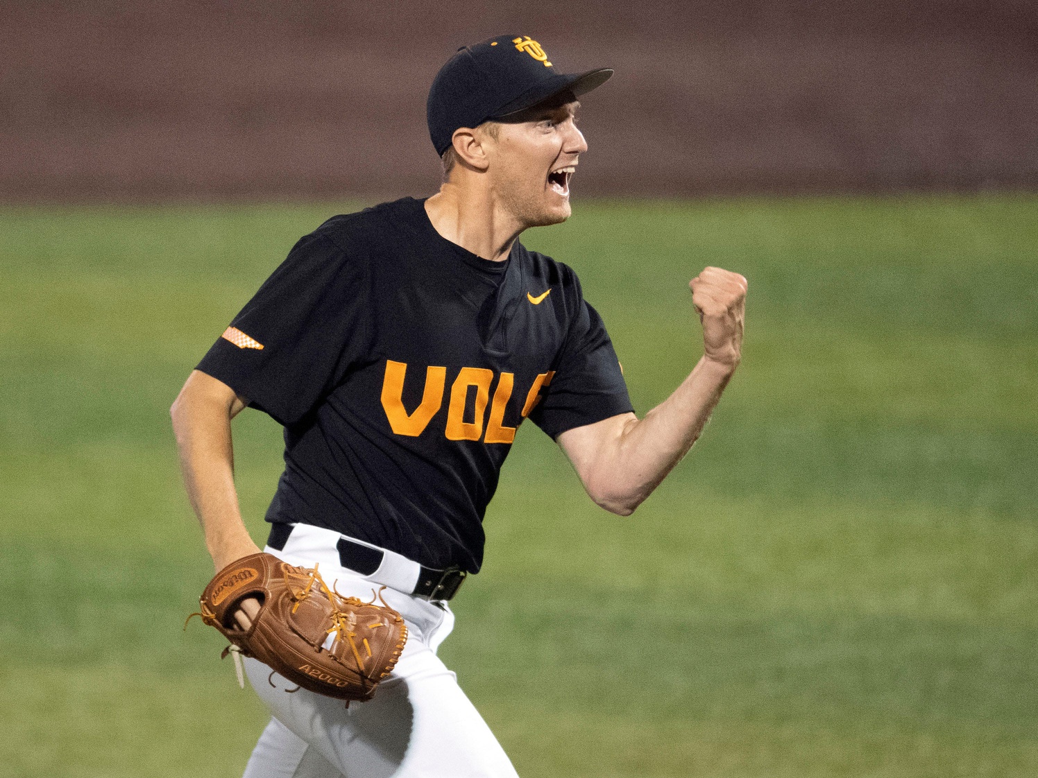Tennessee Vols Baseball Redmond Walsh Using Offseason Time to Give