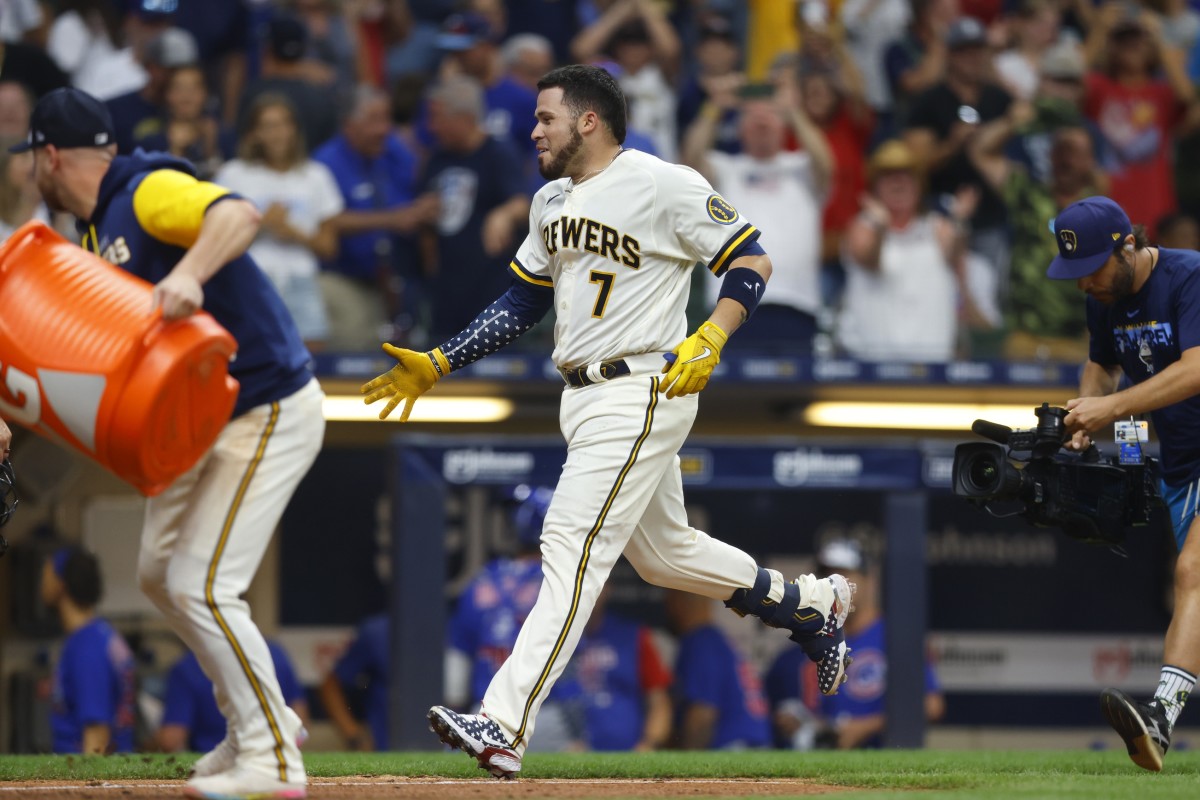 Brewers C Victor Caratini Hits ThreeRun WalkOff Home Run Fastball