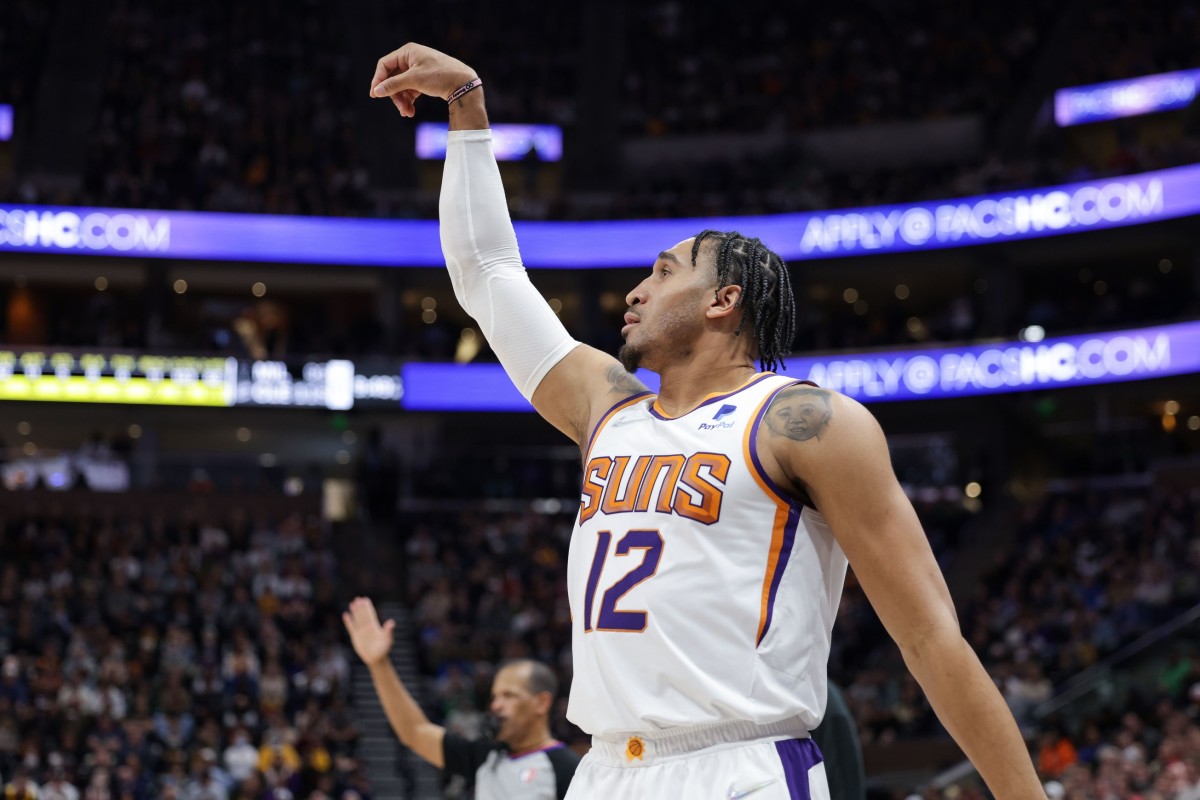 Ish Wainwright puts up a shot during a home game wearing the Suns' "Association Edition" home uniform. 