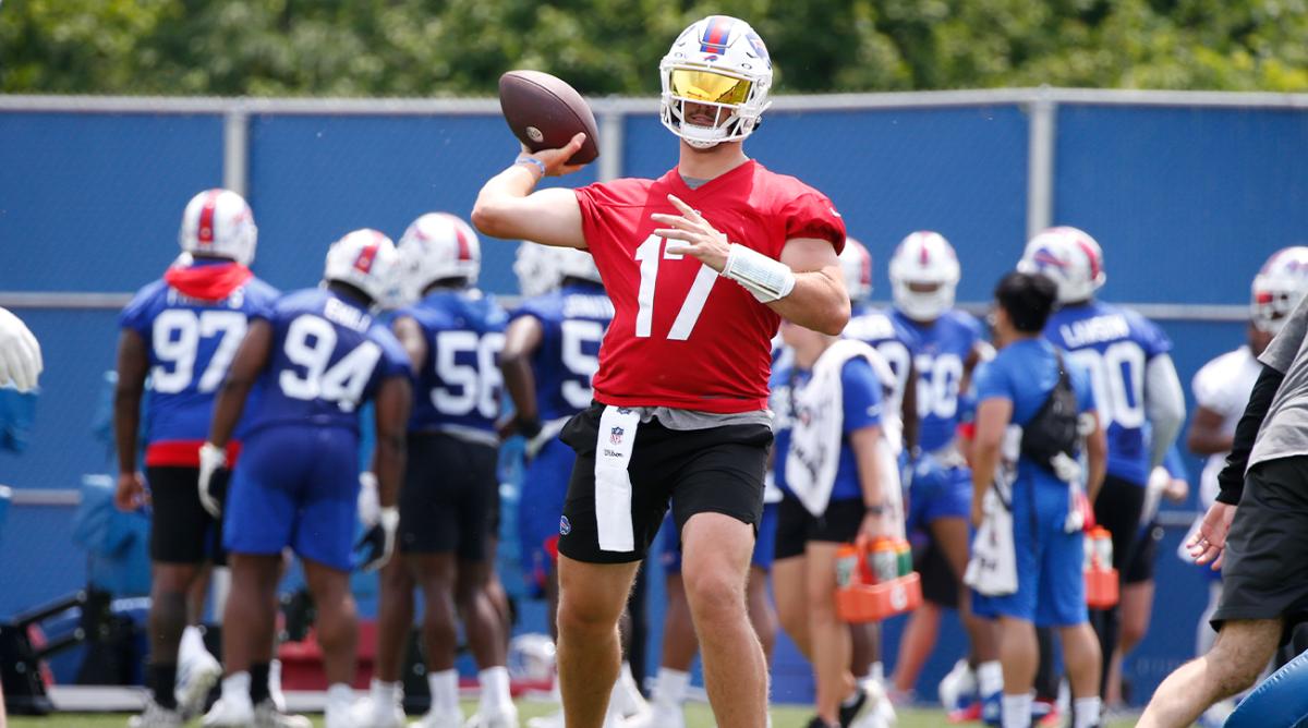Buffalo Bills quarterback Josh Allen (17) throws a pass during the NFL football team’s mandatory minicamp in Orchard Park, N.Y., Wednesday June 15, 2022.