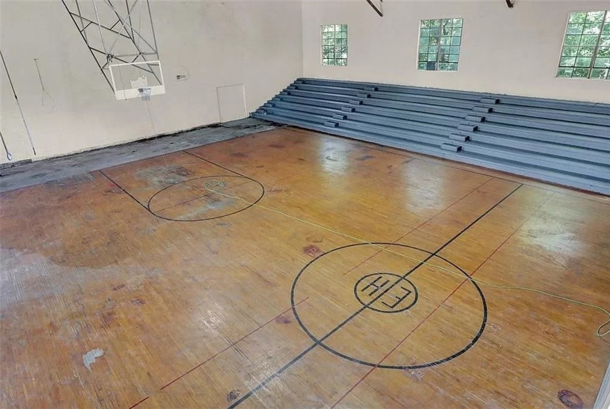 Old Indiana High School Gym for Sale As Home - Sports Illustrated