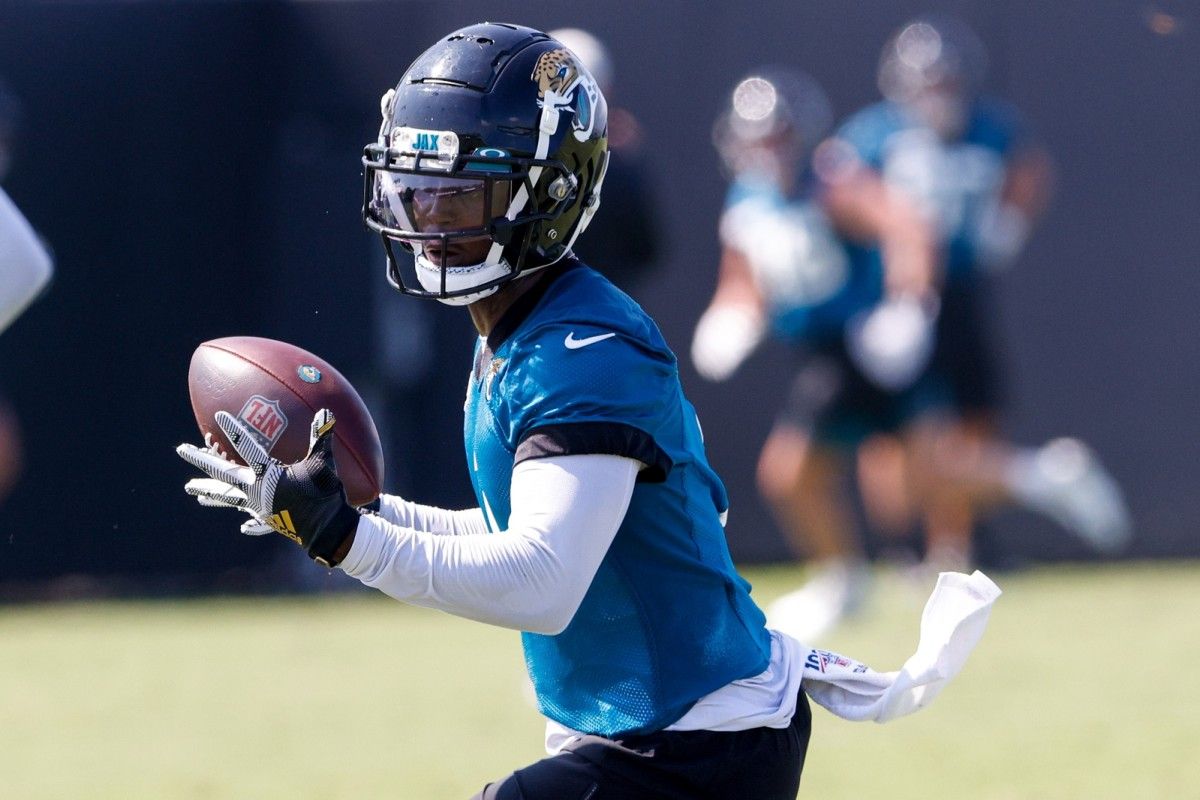 Jaguars' Travis Etienne Shows Off in Workout With Ezekiel Elliot, Melvin Gordon - Vimarsana News