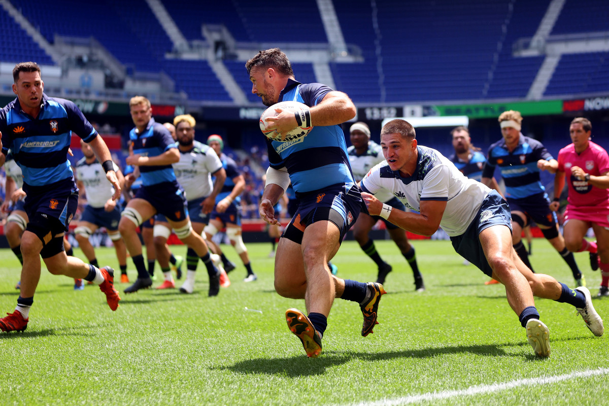 Rugby New York upended Seattle in the championship with its seven Americans, including Fawsitt (center).
