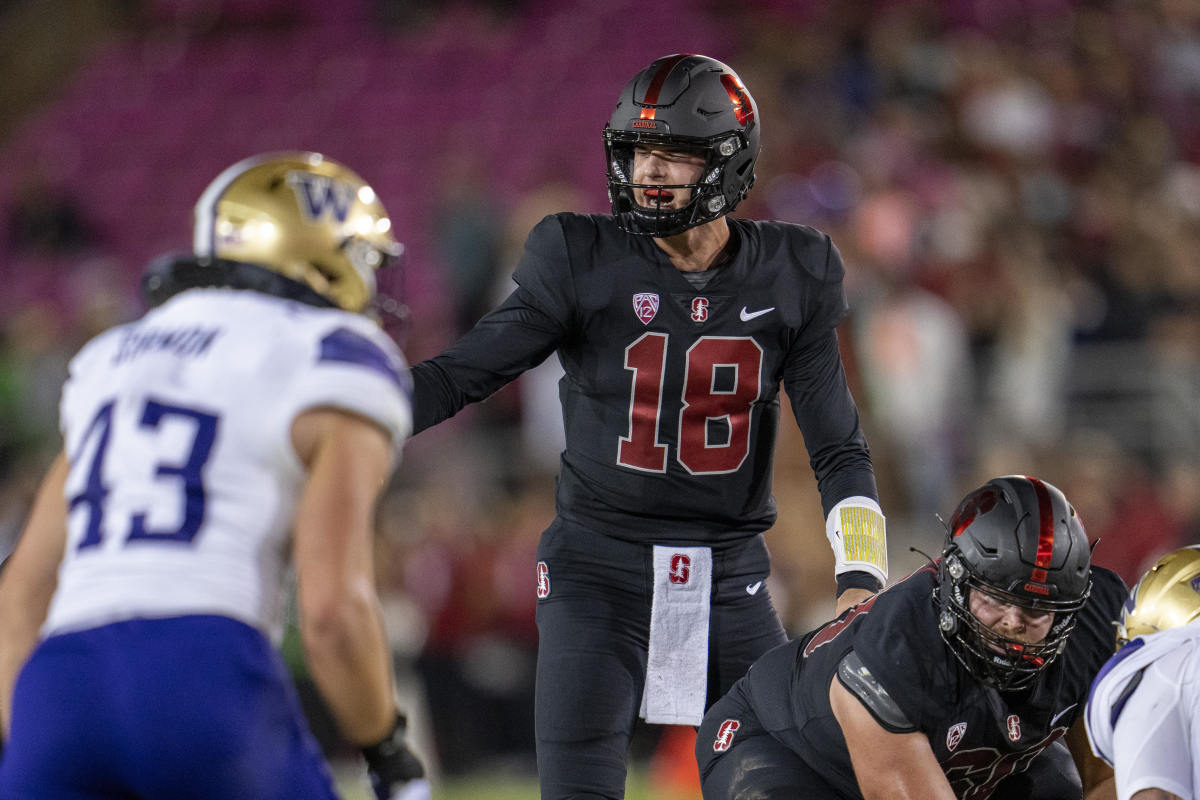 Stanford Cardinal quarterback Tanner McKee (18) calls out the play to teammates during the first quarter against the Washington Huskies at Stanford Stadium