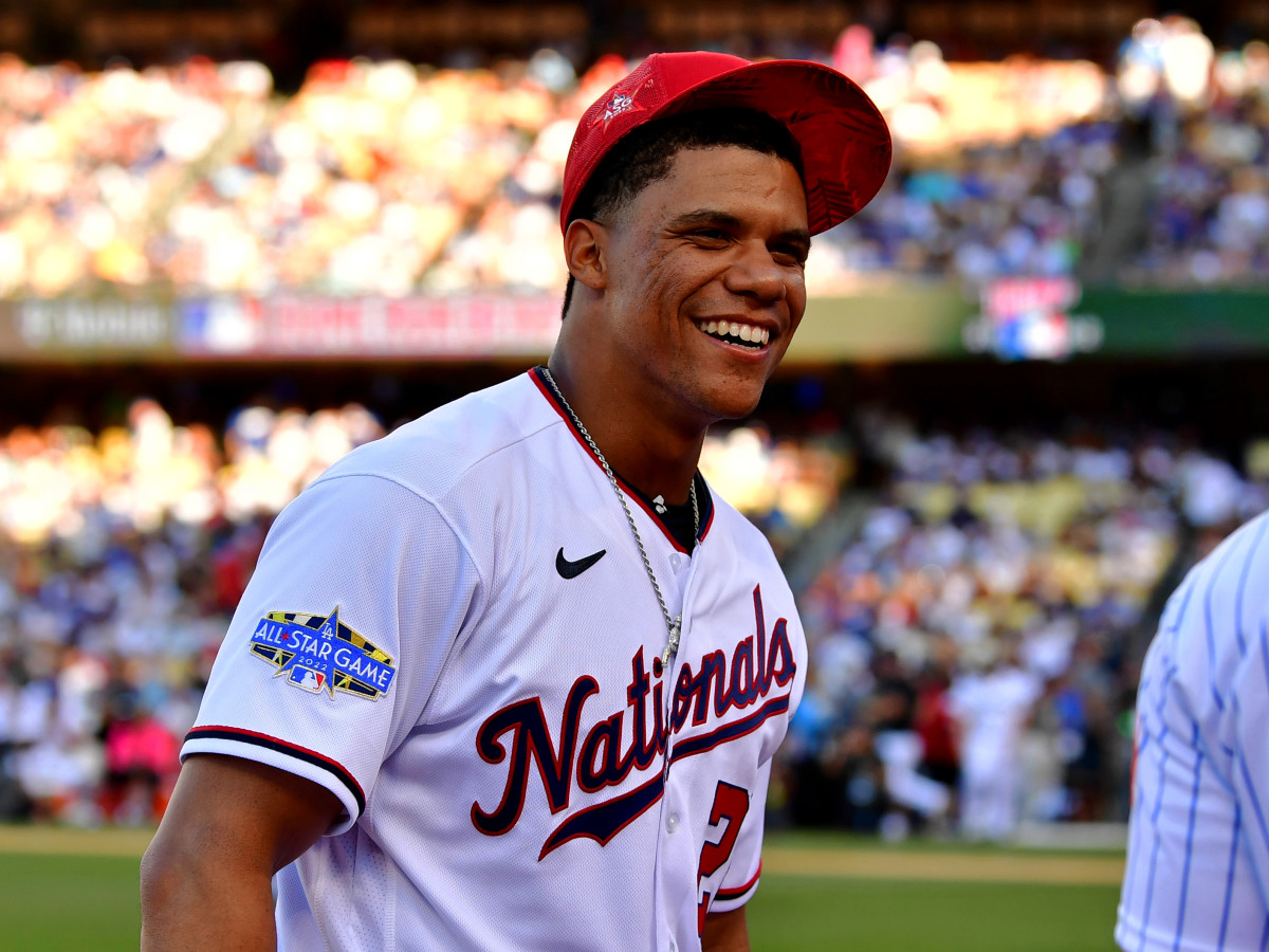 Jul 18, 2022; Los Angeles, CA, USA; Washington Nationals right fielder Juan Soto (22) talks with New York Mets right fielder Starling Marte (6) in the first round during the 2022 Home Run Derby at Dodgers Stadium.