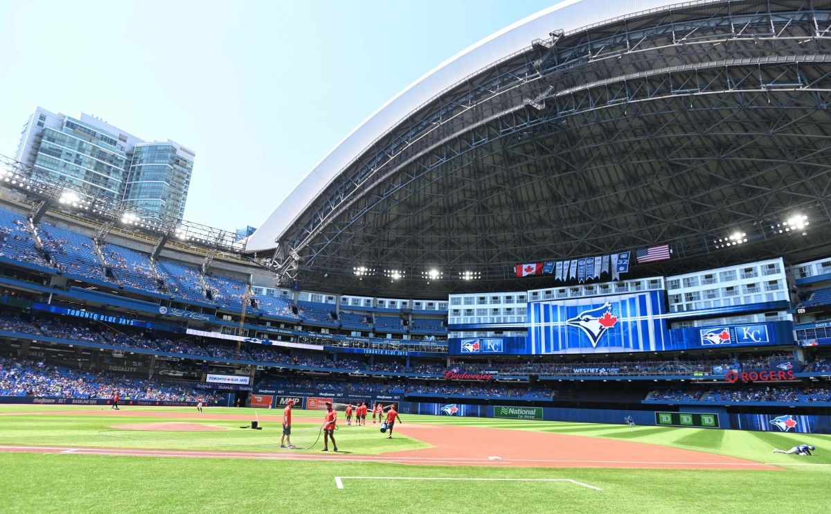 TRADE: Blue Jays Announce Deal With Royals - Vimarsana News