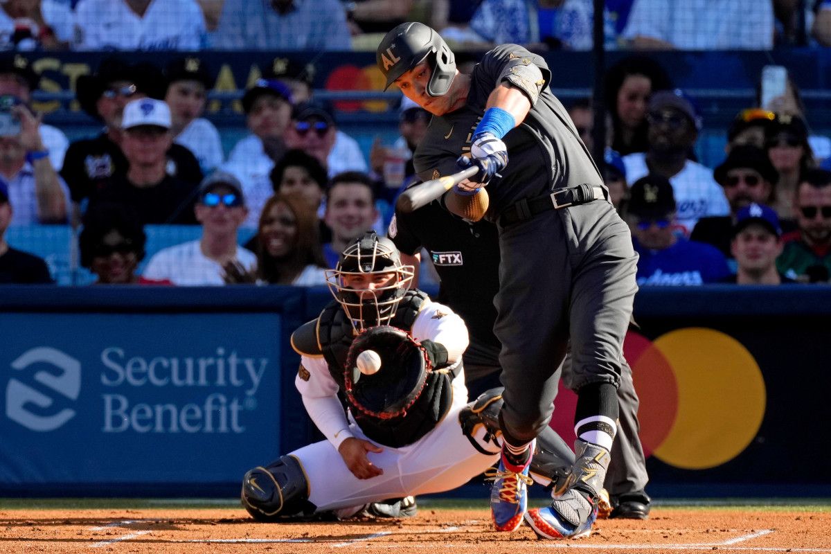 Aaron Judge strikes out swinging.