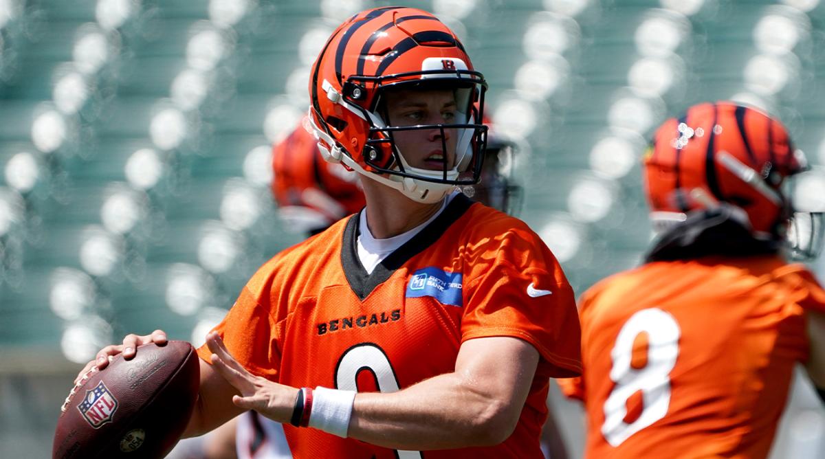 Cincinnati Bengals quarterback Joe Burrow (9) throws during organized team activities practice, Tuesday, June 14, 2022, at Paul Brown Stadium in Cincinnati.