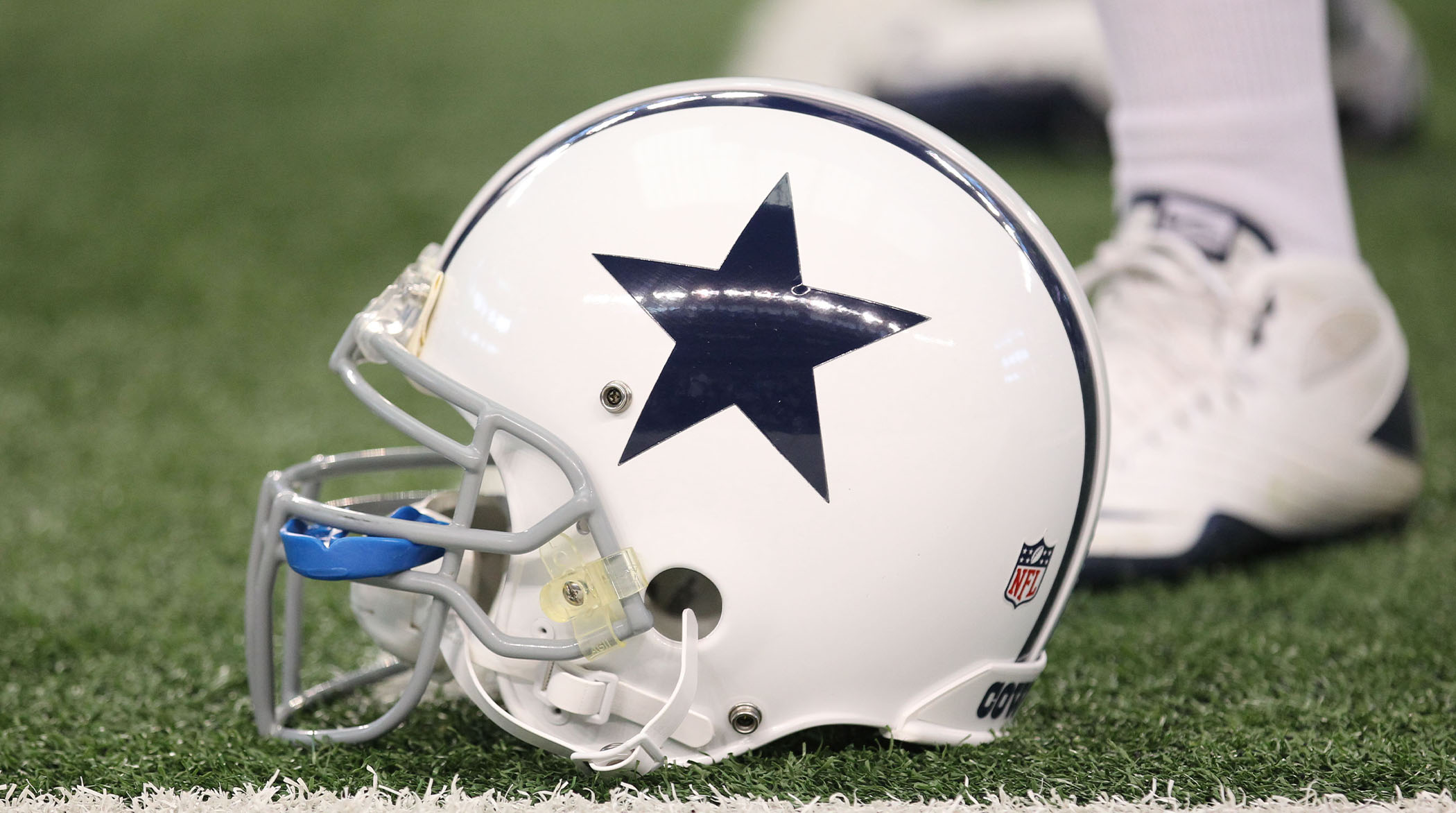 Cowboys Bringing Back Throwback Helmet for Thanksgiving Game (Video) -  Sports Illustrated