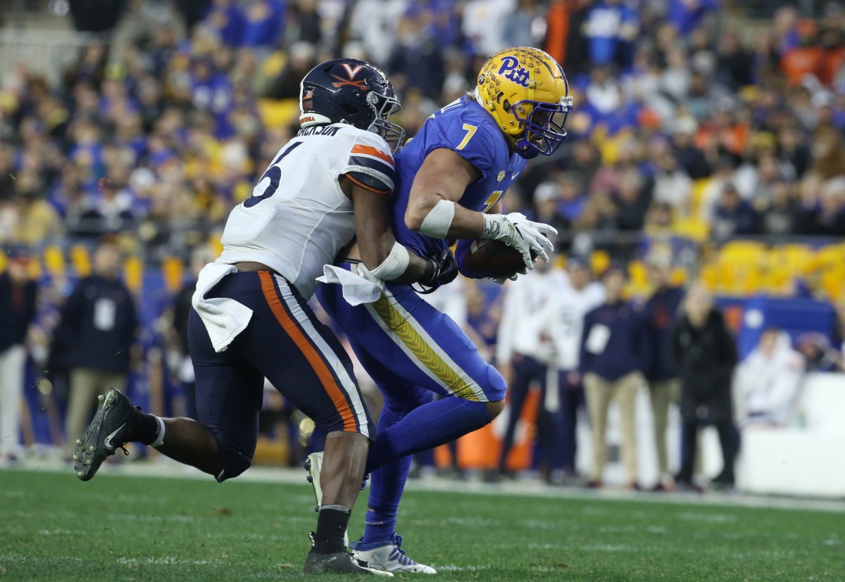 Nov 20, 2021; Pitt Panthers tight end Lucas Krull (7) runs after a catch against the Virginia Cavaliers. Mandatory Credit: Charles LeClaire-USA TODAY Sports