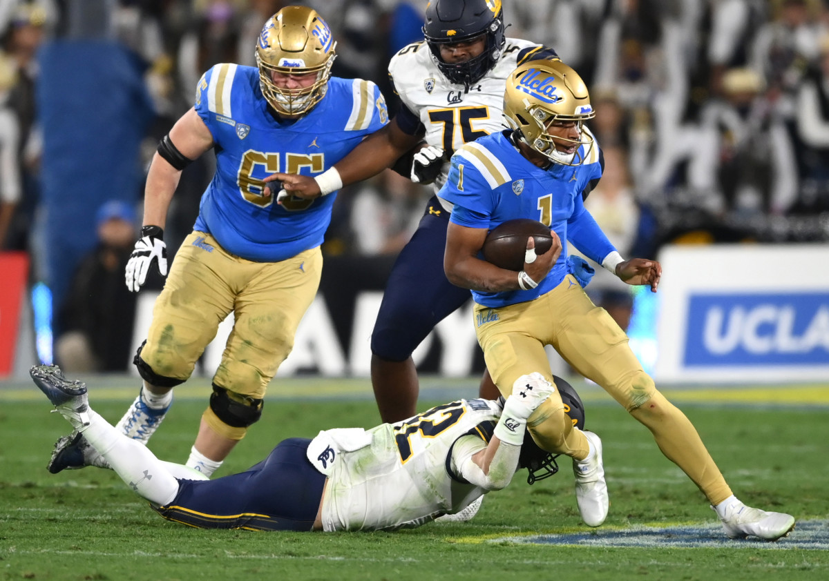 UCLA Bruins quarterback Dorian Thompson-Robinson (1) runs against the California Golden Bears in the second half at the Rose Bowl. Mandatory Credit: Jayne Kamin-Oncea-USA TODAY Sports.