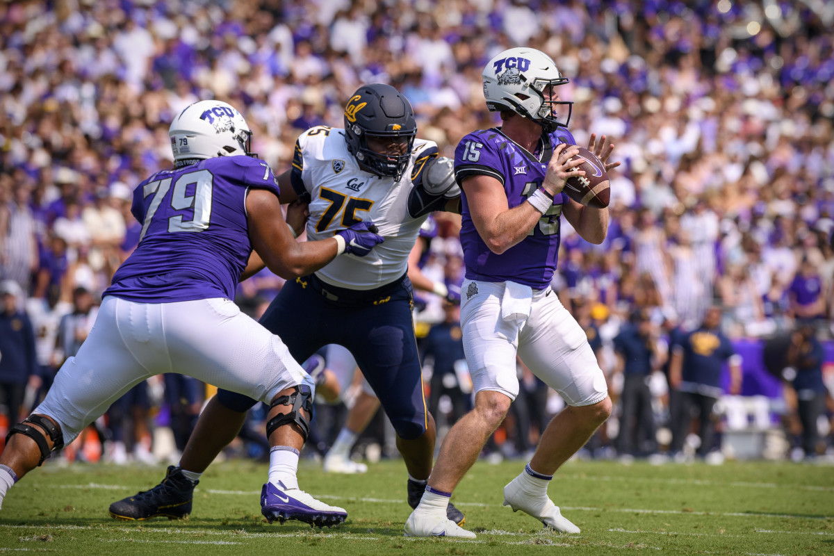 Sep 11, 2021; Fort Worth, Texas, USA; California Golden Bears defensive lineman Jaedon Roberts (75) and TCU Horned Frogs center Steve Avila (79) and quarterback Max Duggan (15) in action during the game between the TCU Horned Frog