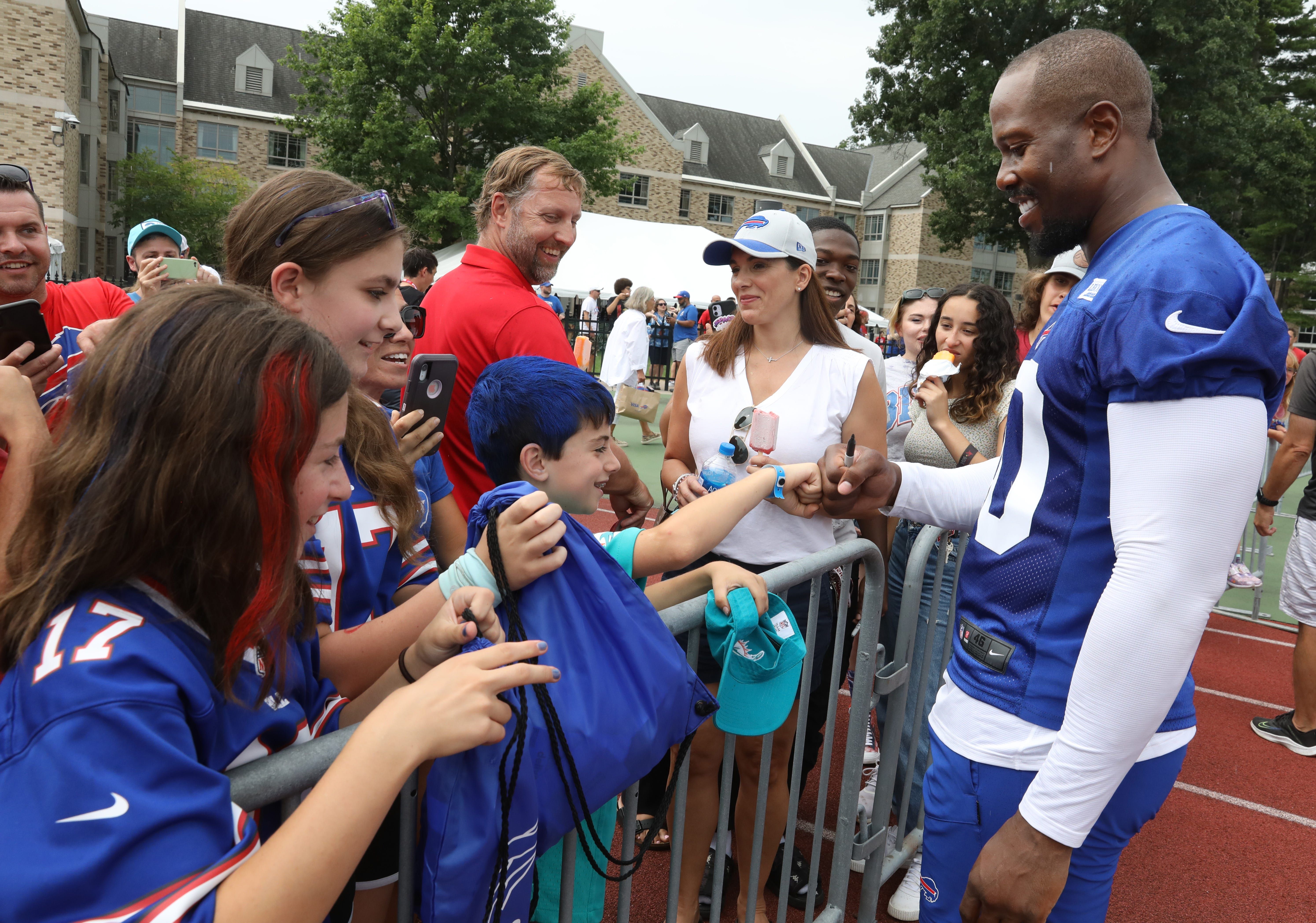 'Whatever It Takes': Von Miller Adjusting To Buffalo Bills Camp Life - Sports Illustrated Buffalo Bills News, Analysis and More - Vimarsana News