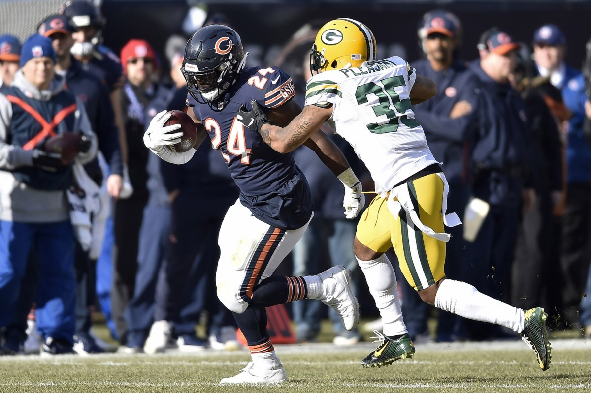 Dec 16, 2018; Chicago Bears running back Jordan Howard (24) runs the ball against the Green Bay Packers. Mandatory Credit: Quinn Harris-USA TODAY Sports