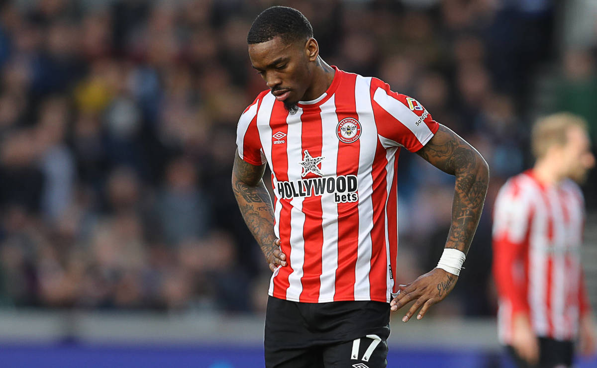 Ivan Toney pictured playing for Brentford in the 2021/22 season