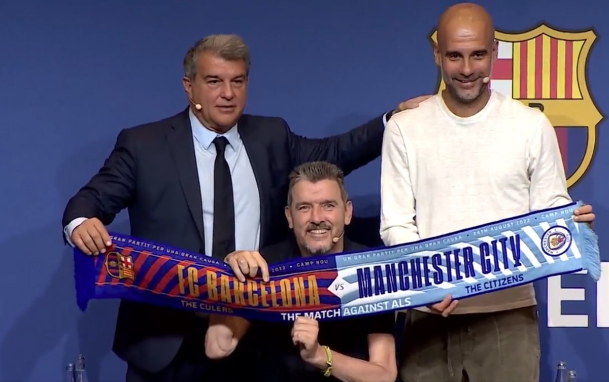 Pep Guardiola (right) poses with Joan Laporta (left) and Juan Carlos Unzue (center) to promote a charity match between Barcelona and Manchester City, dubbed "The Match Against ALS"
