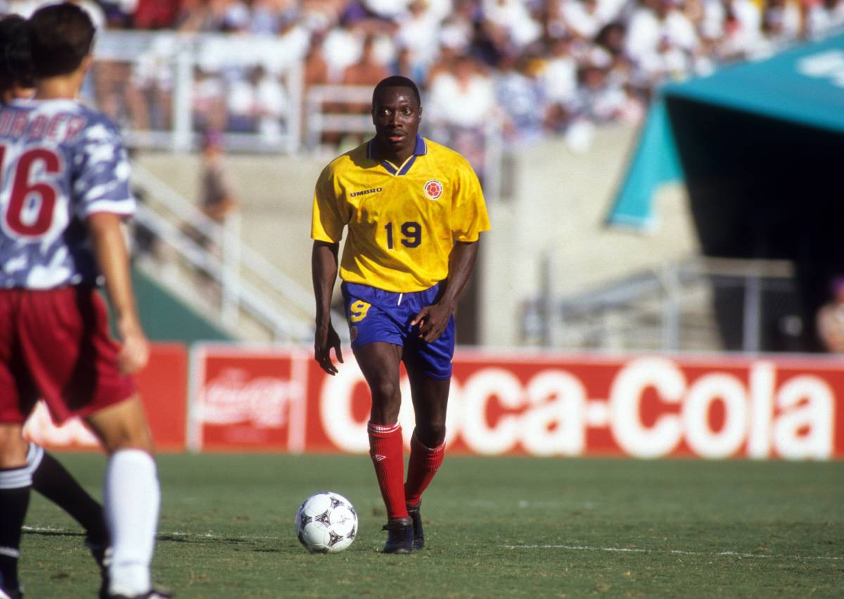 Freddy Rincon pictured in action for Colombia against the USMNT at the 1994 FIFA World Cup