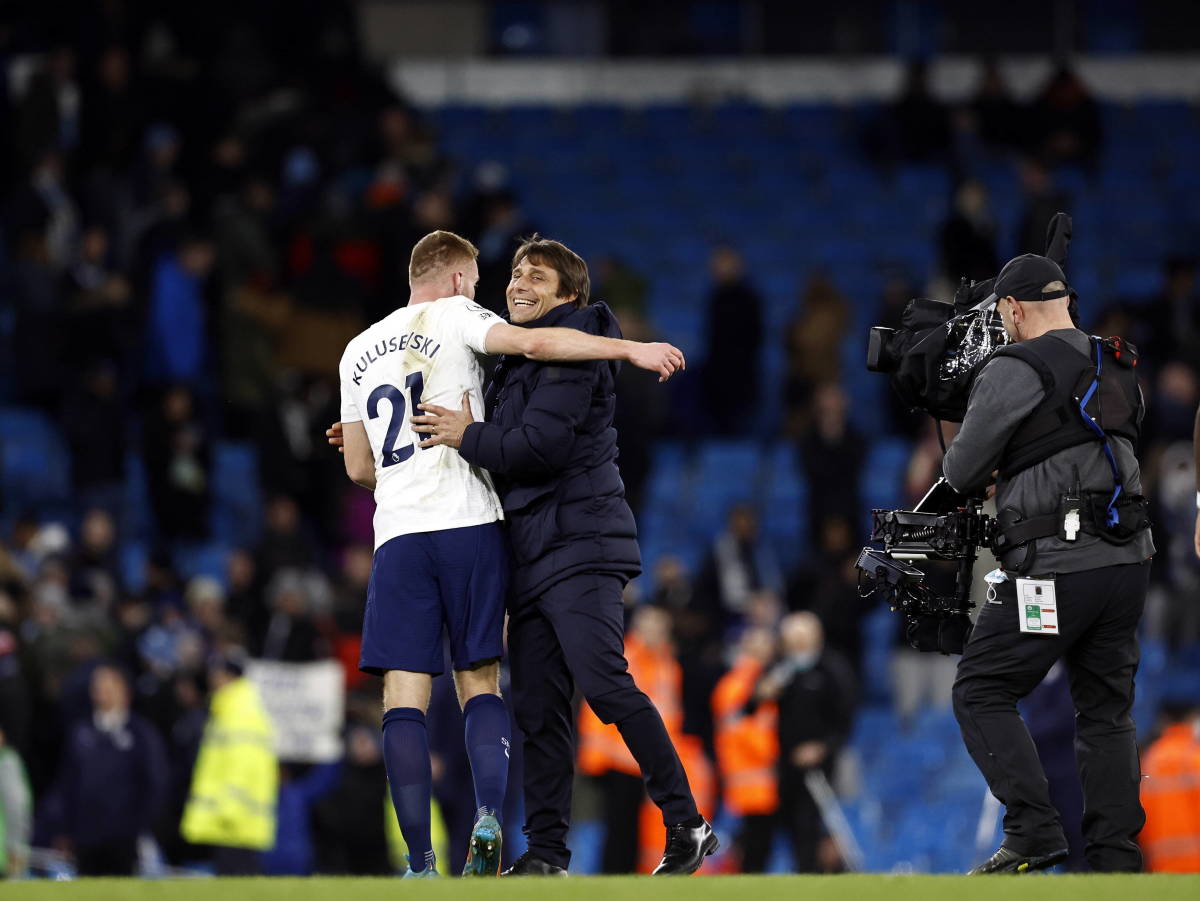 Antonio Conte celebrates with Dejan Kulusevski after Tottenham beat Man City in February 2022