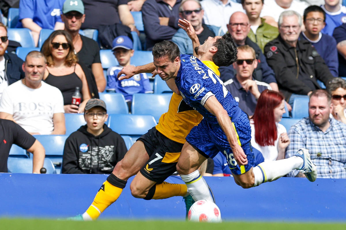 Cesar Azpilicueta pictured elbowing Pedro Neto during Chelsea's 2-2 draw with Wolves in May 2022