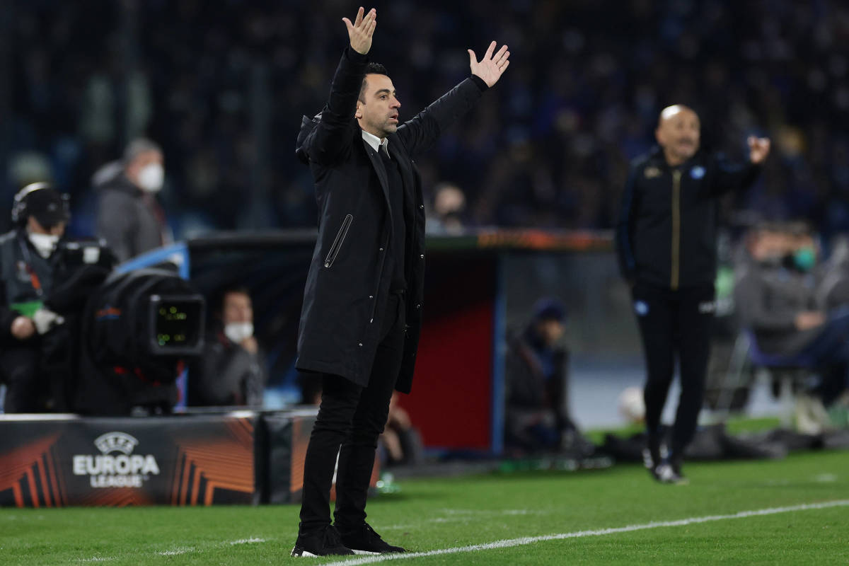 Xavi Hernandez pictured gesturing from the touchline during Barcelona's 4-2 win at Napoli in the 2021/22 Europa League