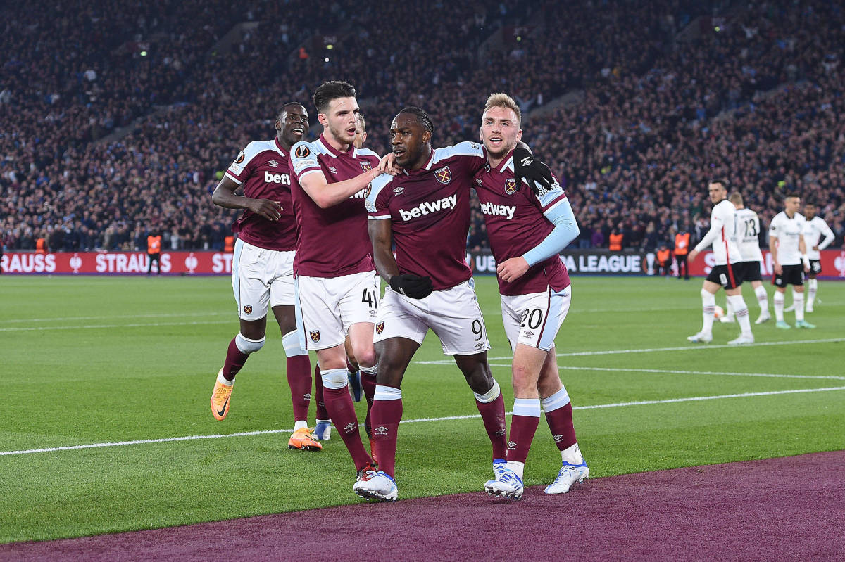 West Ham's players celebrate a goal scored by Michael Antonio (center) during their 2-1 home loss to Frankfurt in April 2022
