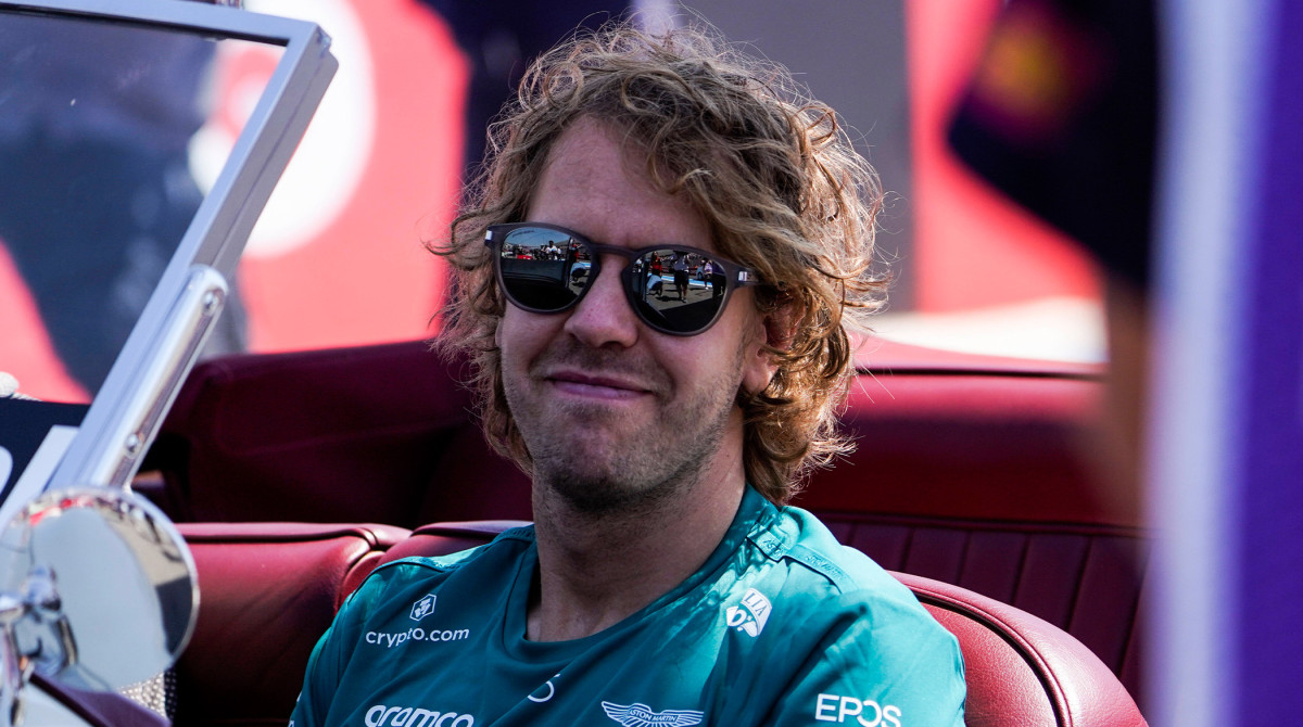 July 24, 2022, Le Castellet, Mezzolombardo, France: SEBASTIAN VETTEL of Germany and Aston Martin F1 Team during the pilots parade of the 2022 FIA Formula 1 French Grand Prix at Circuit Paul Ricard in Le Castellet, France.