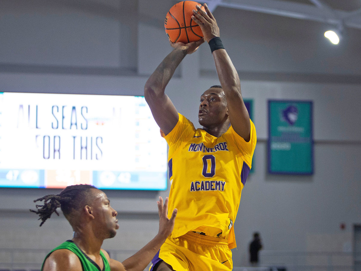 Incoming Duke freshman Dariq Whitehead shoots