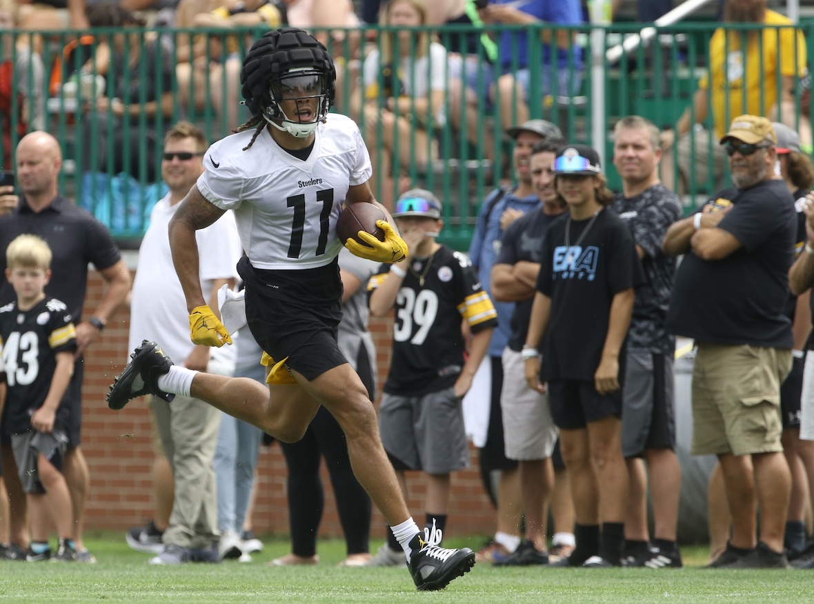 Pittsburgh Steelers WR Chase Claypool Injured at Practice - Sports  Illustrated Pittsburgh Steelers News, Analysis and More