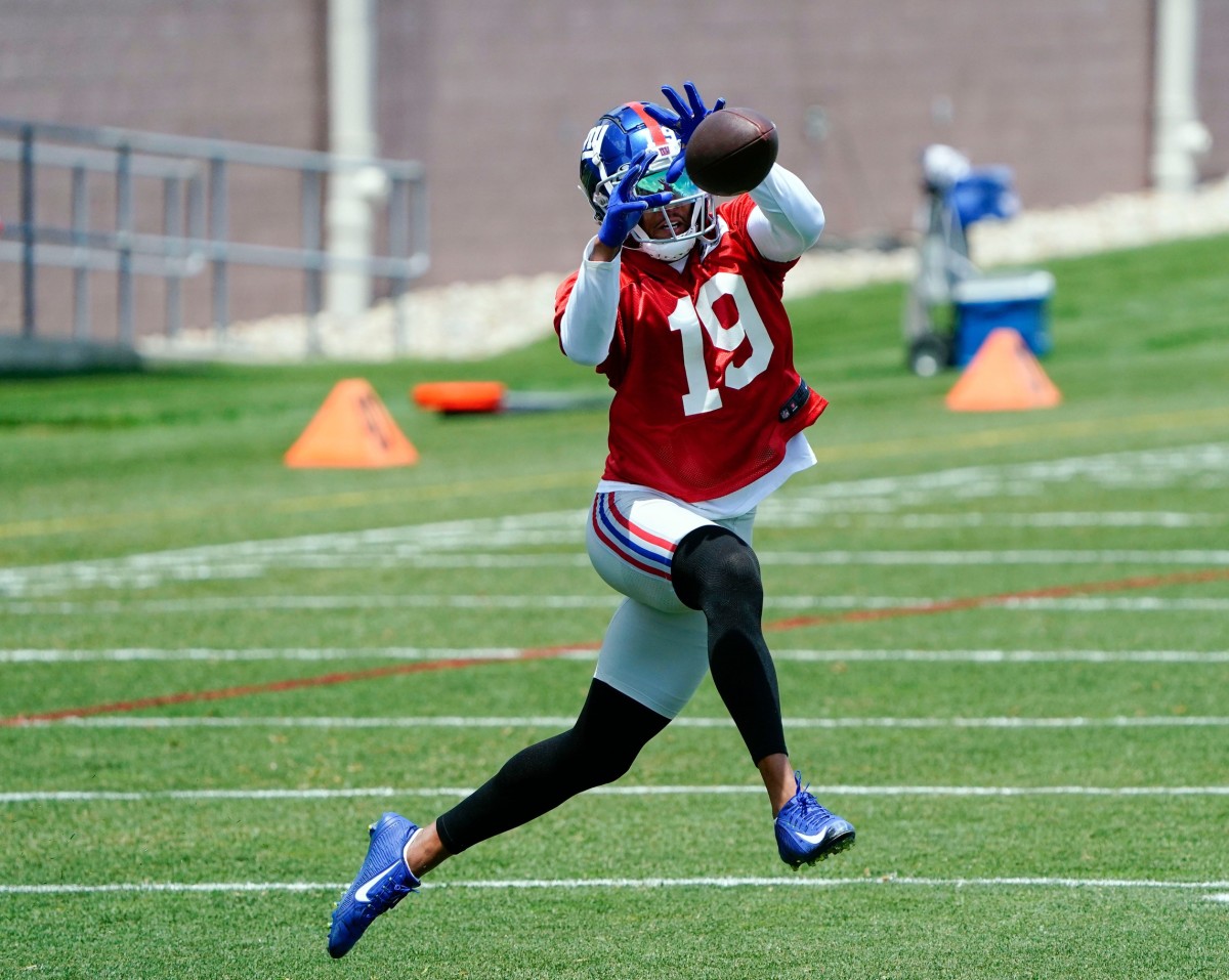 New York Giants wide receiver Kenny Golladay (19) catches the ball during mandatory minicamp at the Quest Diagnostics Training Center on Tuesday, June 7, 2022, in East Rutherford.