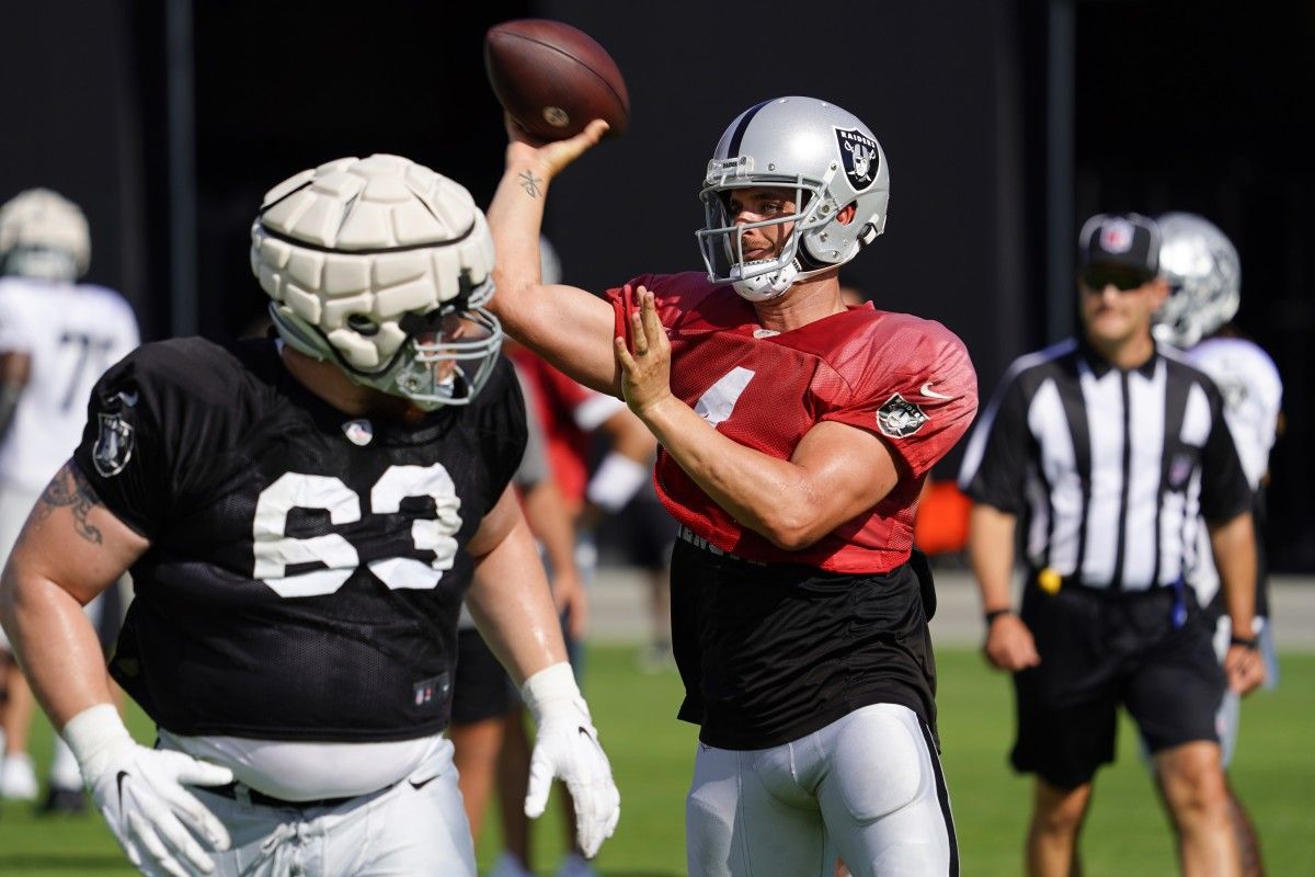 Inside Training Camp: David Carr Goes 1-on-1 with Derek Carr - Vimarsana News