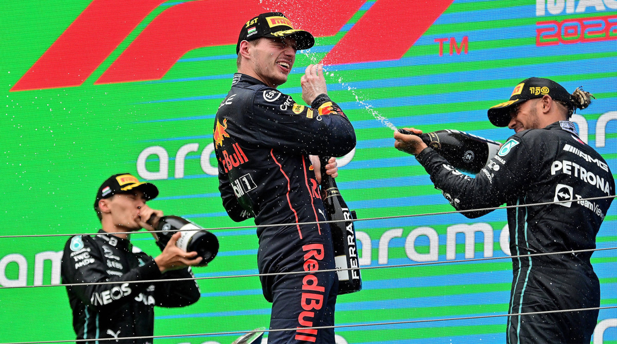 buis Verlichting Voorkomen Max Verstappen wins F1 Hungarian Grand Prix despite spin, Ferrari falters -  Sports Illustrated