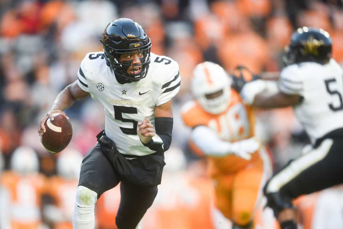 Lindsay's Locks for Week Zero action in college football Sports