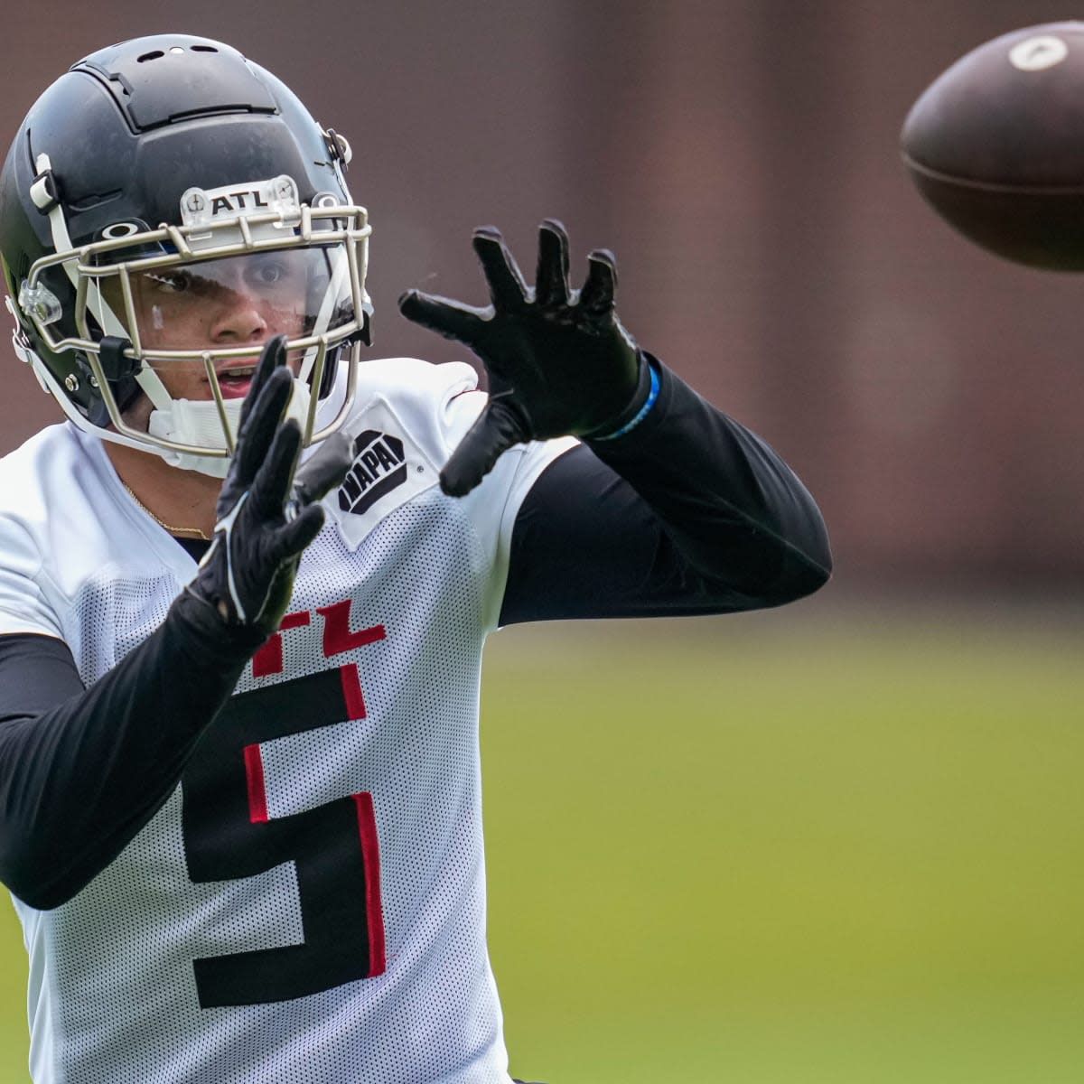 NFL Rookie Storylines: Pass Catchers Steal Show During First Week of Camp. - Vimarsana News