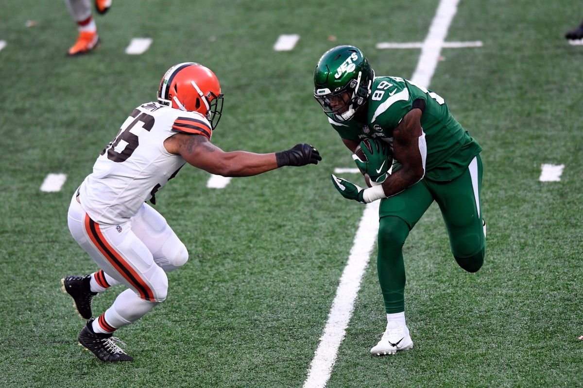Dec 27, 2020; New York Jets tight end Chris Herndon (89) after a catch against the Cleveland Browns. © Danielle Parhizkaran/NorthJersey.com via Imagn Content Services, LLC