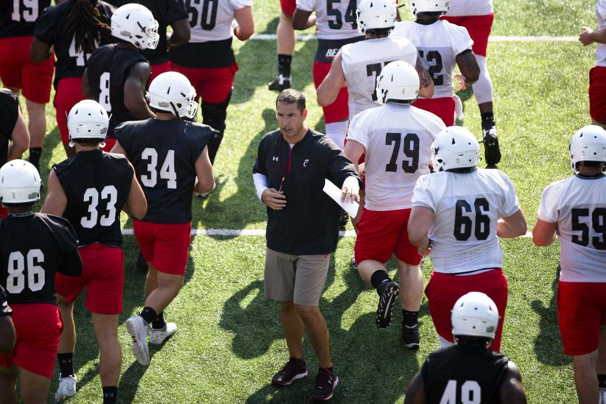 Cincinnati Bearcats head coach Luke Fickell talks to players during practice at Higher Ground Convention Center in West Harrison, Ind. on Aug. 3, 2018. Uc Football Practice