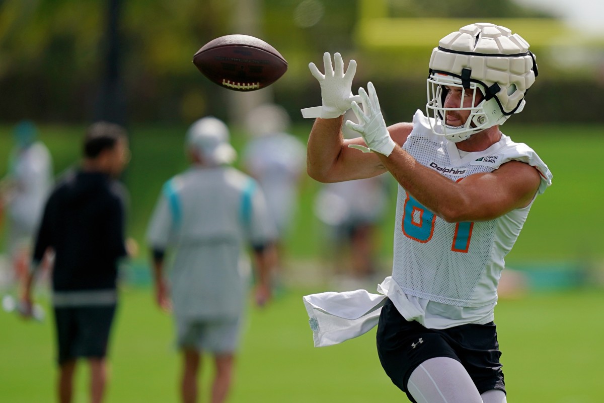 Sunday Miami Dolphins Mailbag: Tua Topics, Tight Ends, Trades, And More
