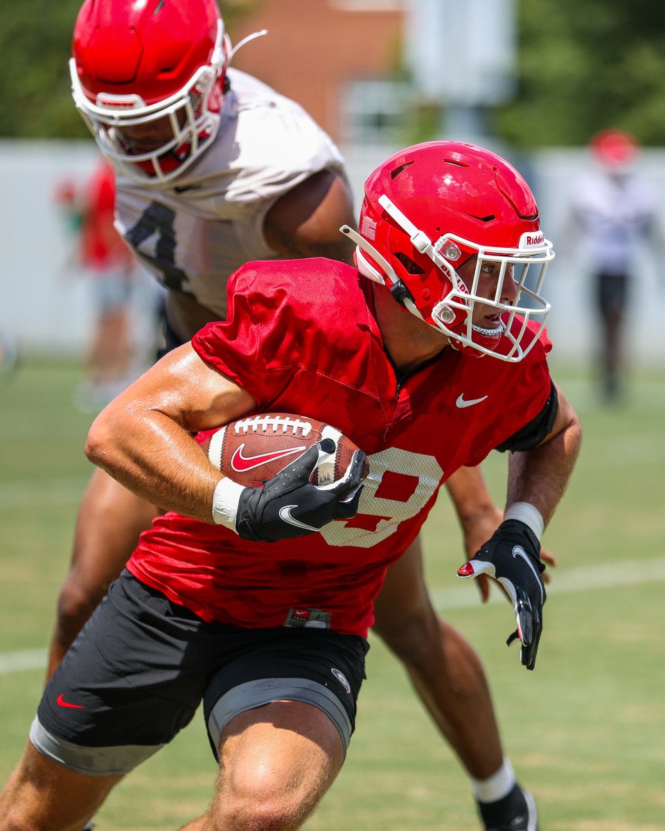 Brock Bowers looks to back up his historic freshman campaign, where he lead Georgia in all major receiving statistics.