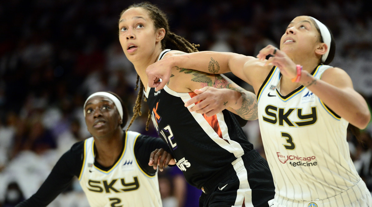 Brittney Griner battles against Candace Parker and Kahleah Copper in the 2021 WNBA Finals.