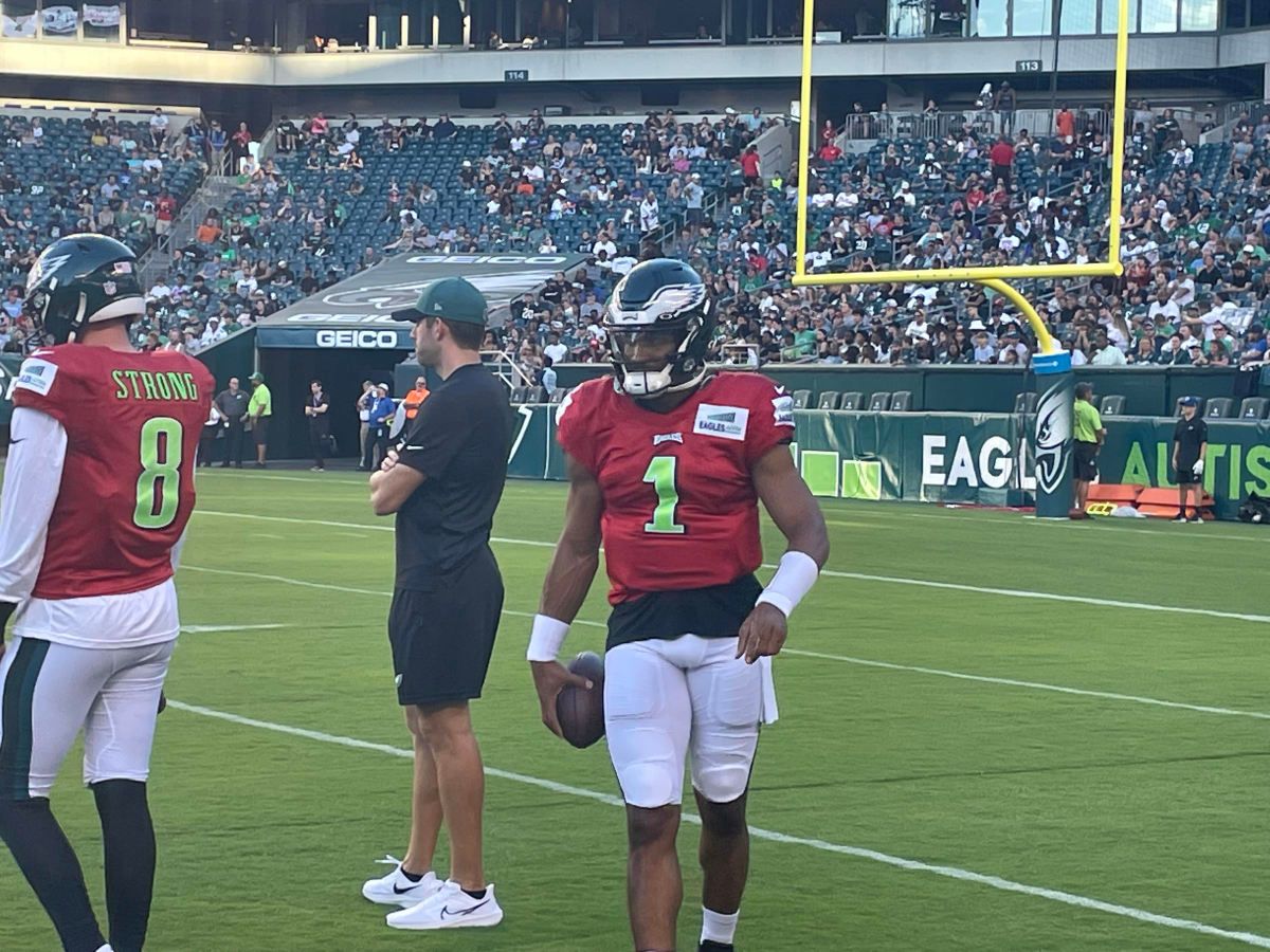 Eagles Training Camp Notebook: Run Game Starts Cooking - Vimarsana News