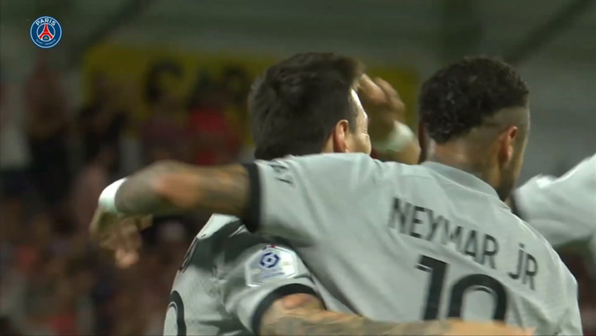 Leo Messi's incredible overhead kick vs Clermont Soccer OneFootball